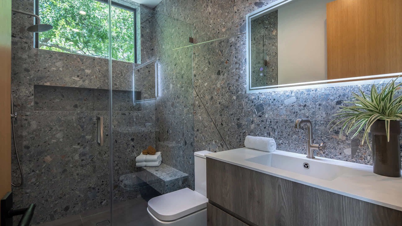 Photo of Bathroom in La Brea
