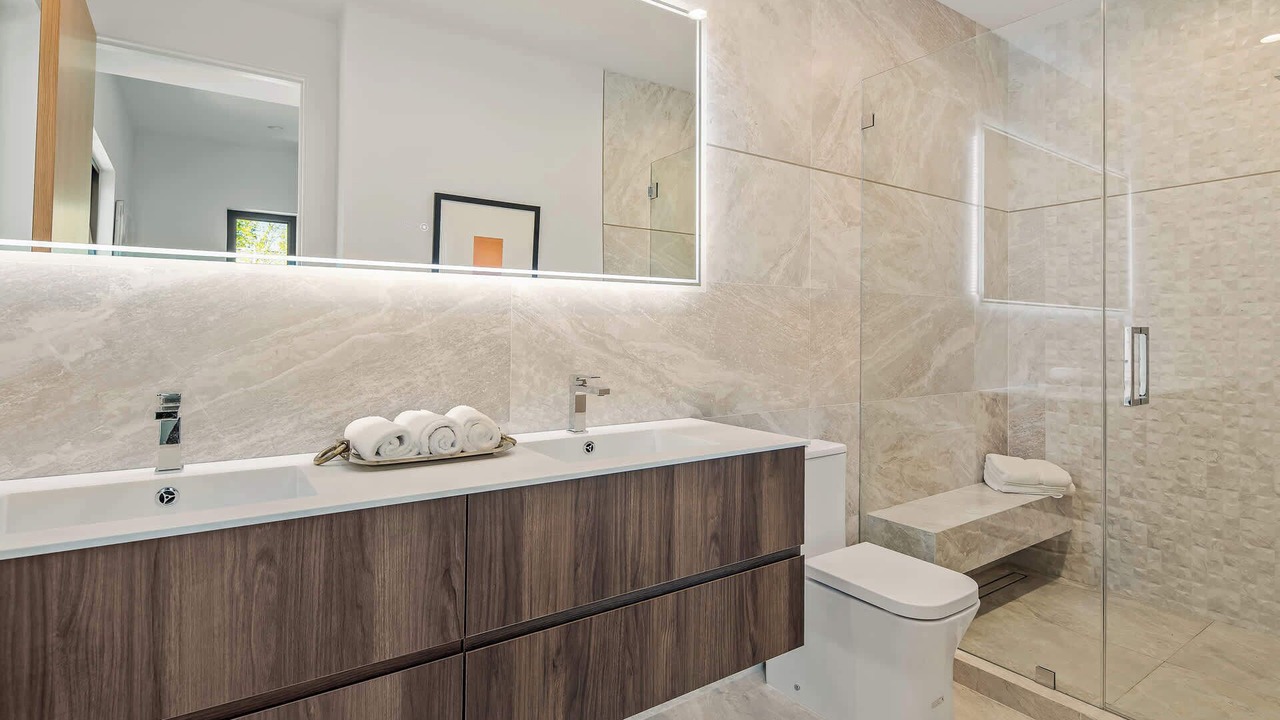 Photo of Bathroom in La Brea