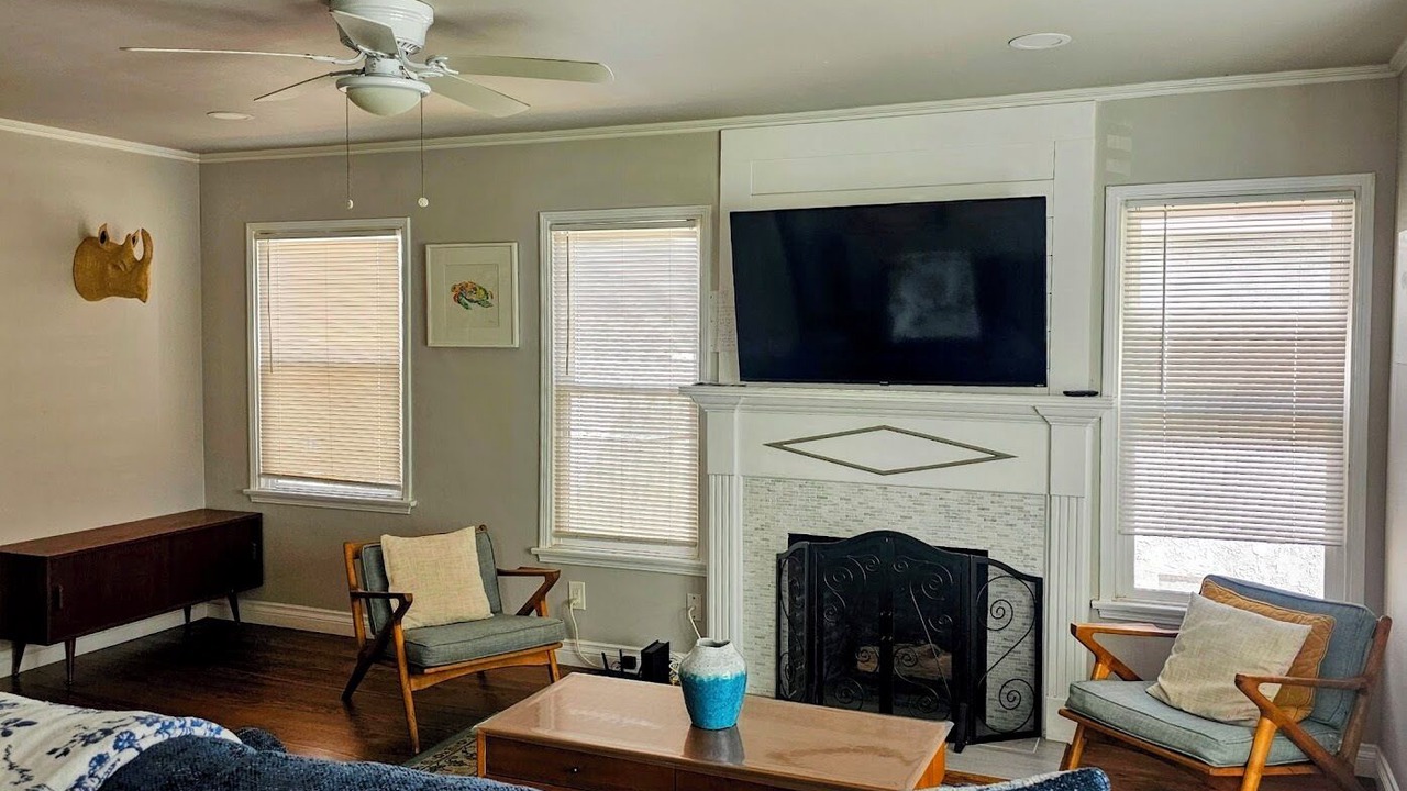 Photo of Livingroom in Belmont Shore