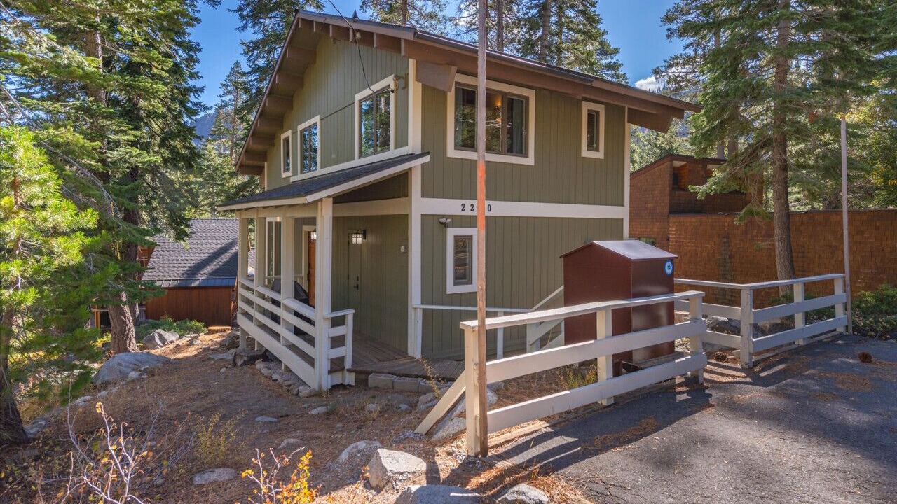 Photo of Outdoor in Alpine Meadows