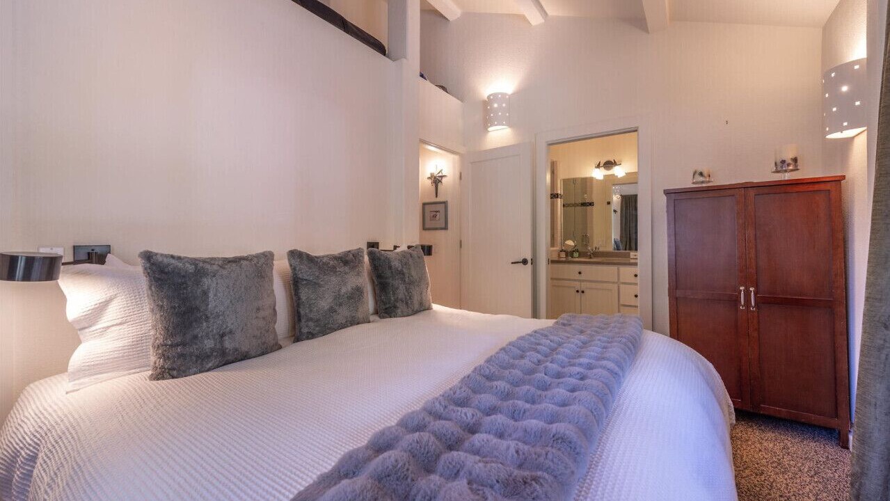 Photo of Bedroom in Alpine Meadows
