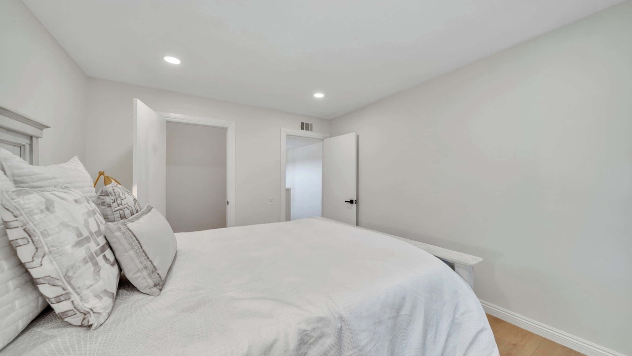 Photo of Bedroom in Thousand Oaks