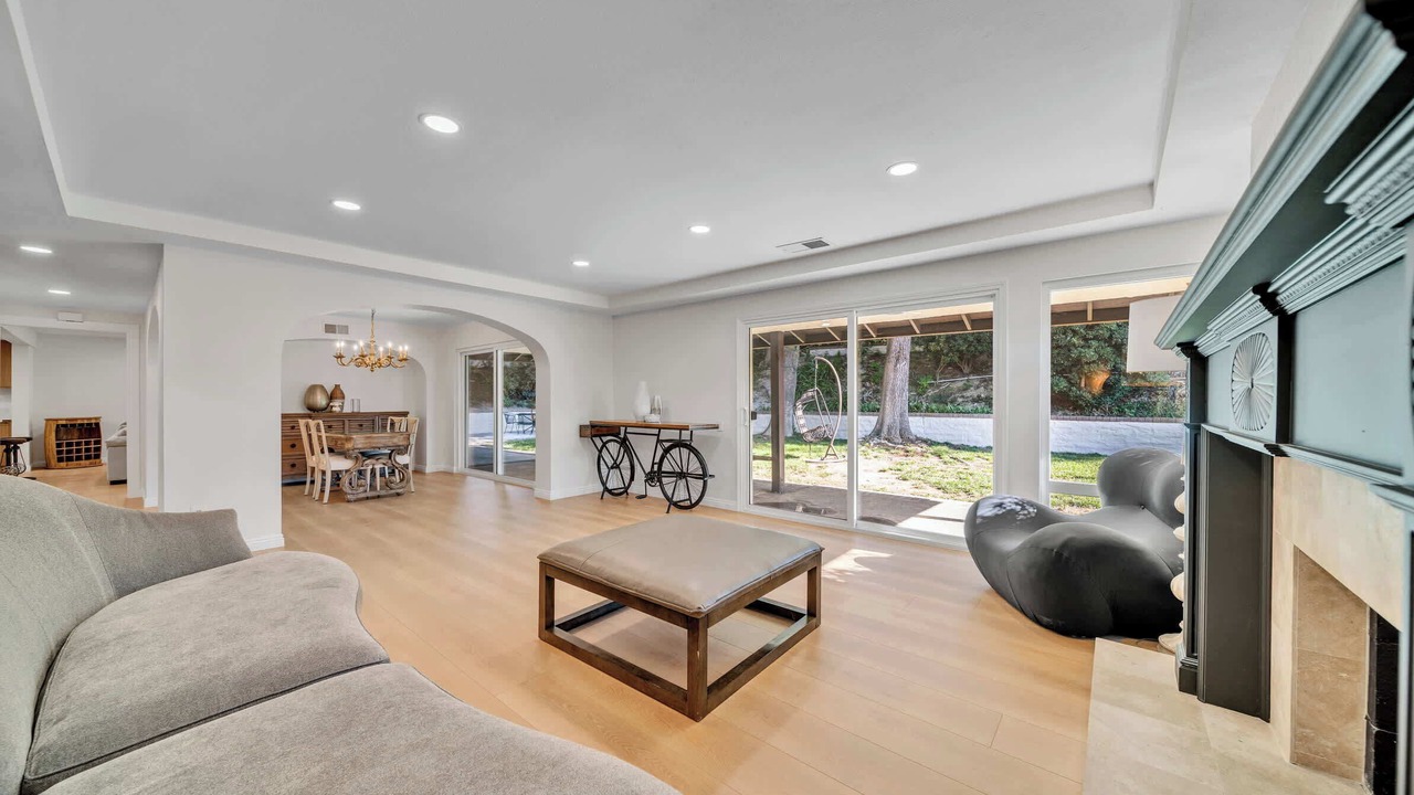 Photo of Livingroom in Thousand Oaks