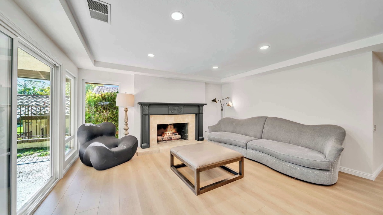 Photo of Livingroom in Thousand Oaks