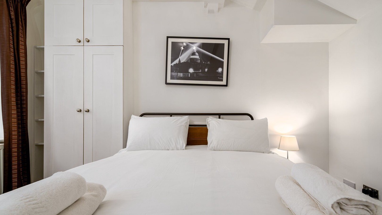 Photo of Bedroom in Farringdon