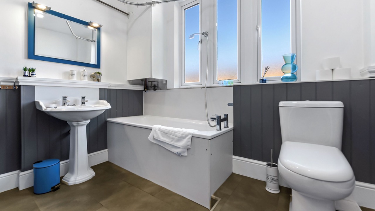 Photo of Bathroom in Cazenove