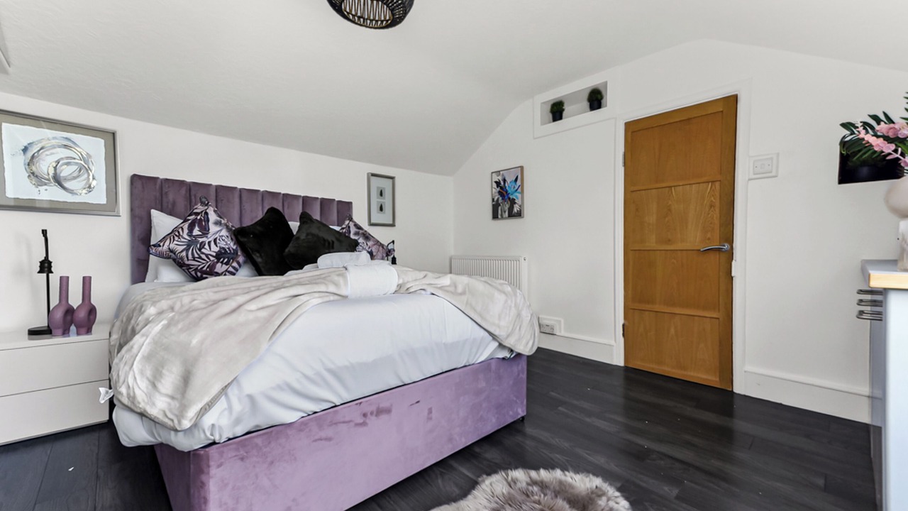 Photo of Bedroom in Cazenove