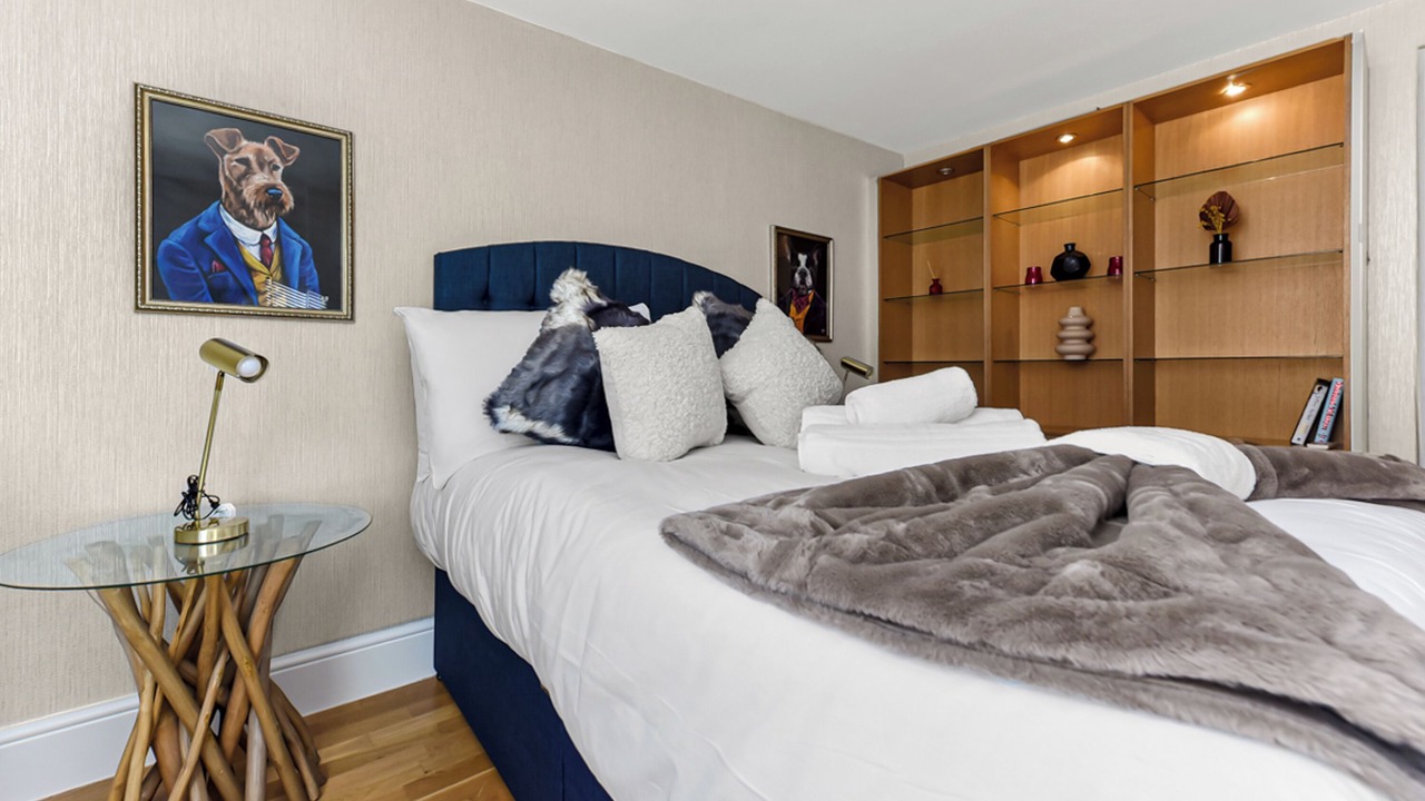 Photo of Bedroom in Cazenove