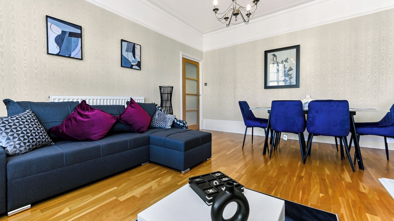 Photo of Livingroom in Cazenove