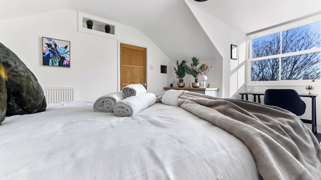 Photo of Bedroom in Cazenove