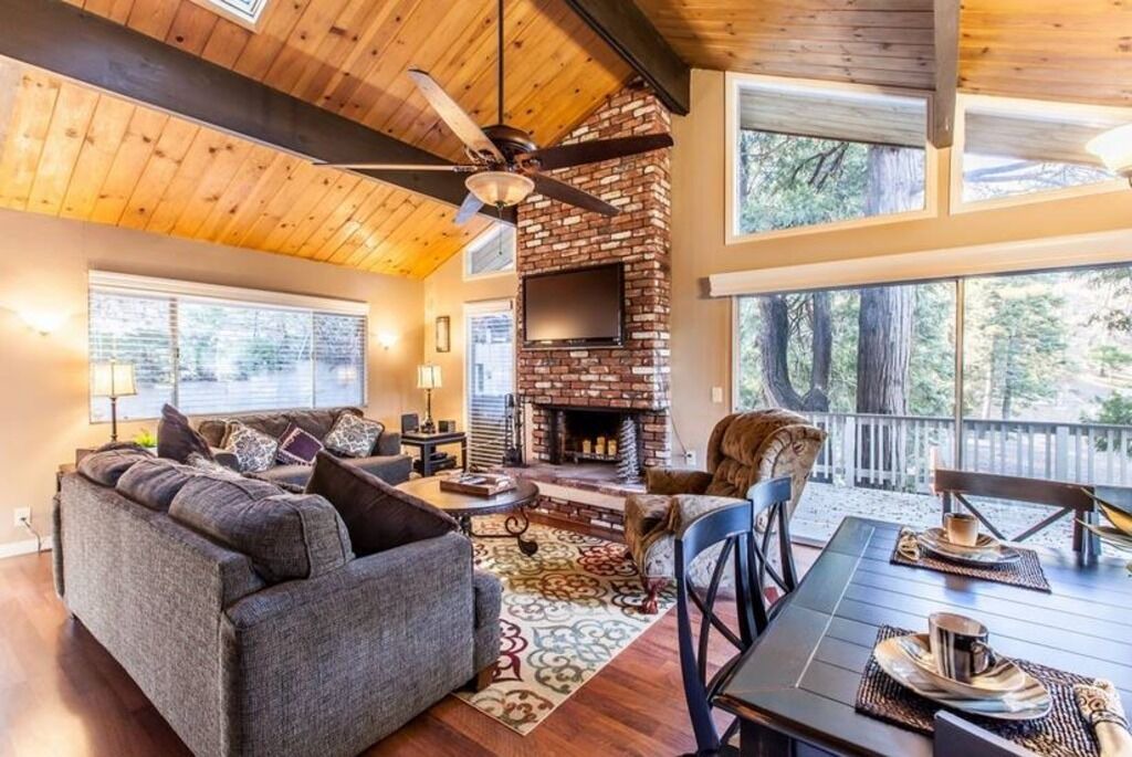 Photo of Livingroom in Twin Peaks