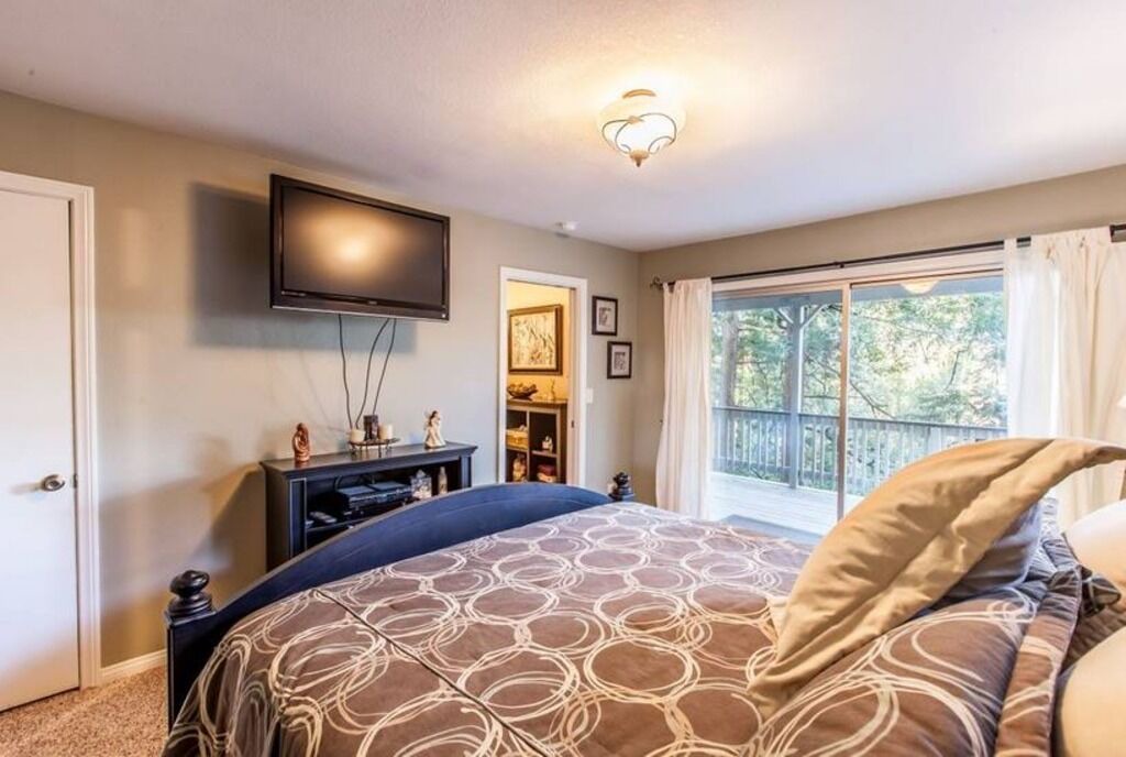 Photo of Bedroom in Twin Peaks