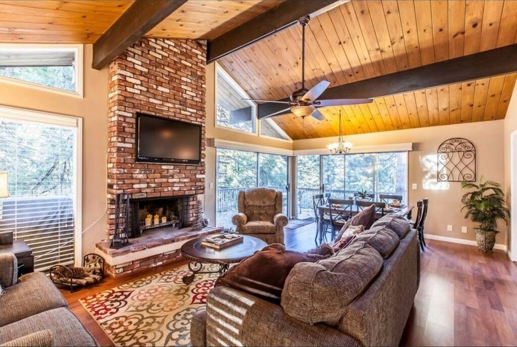 Photo of Livingroom in Twin Peaks