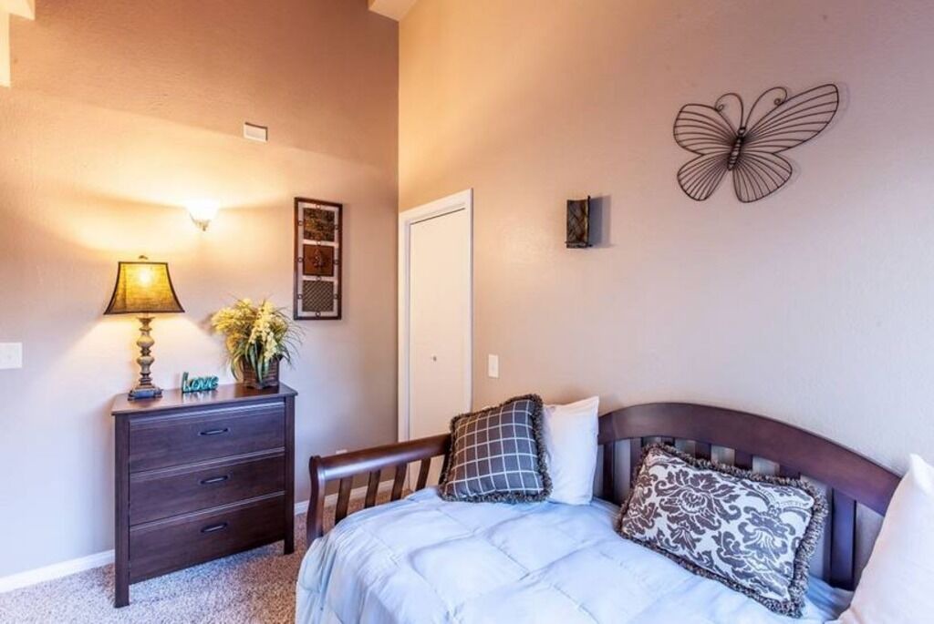 Photo of Bedroom in Twin Peaks
