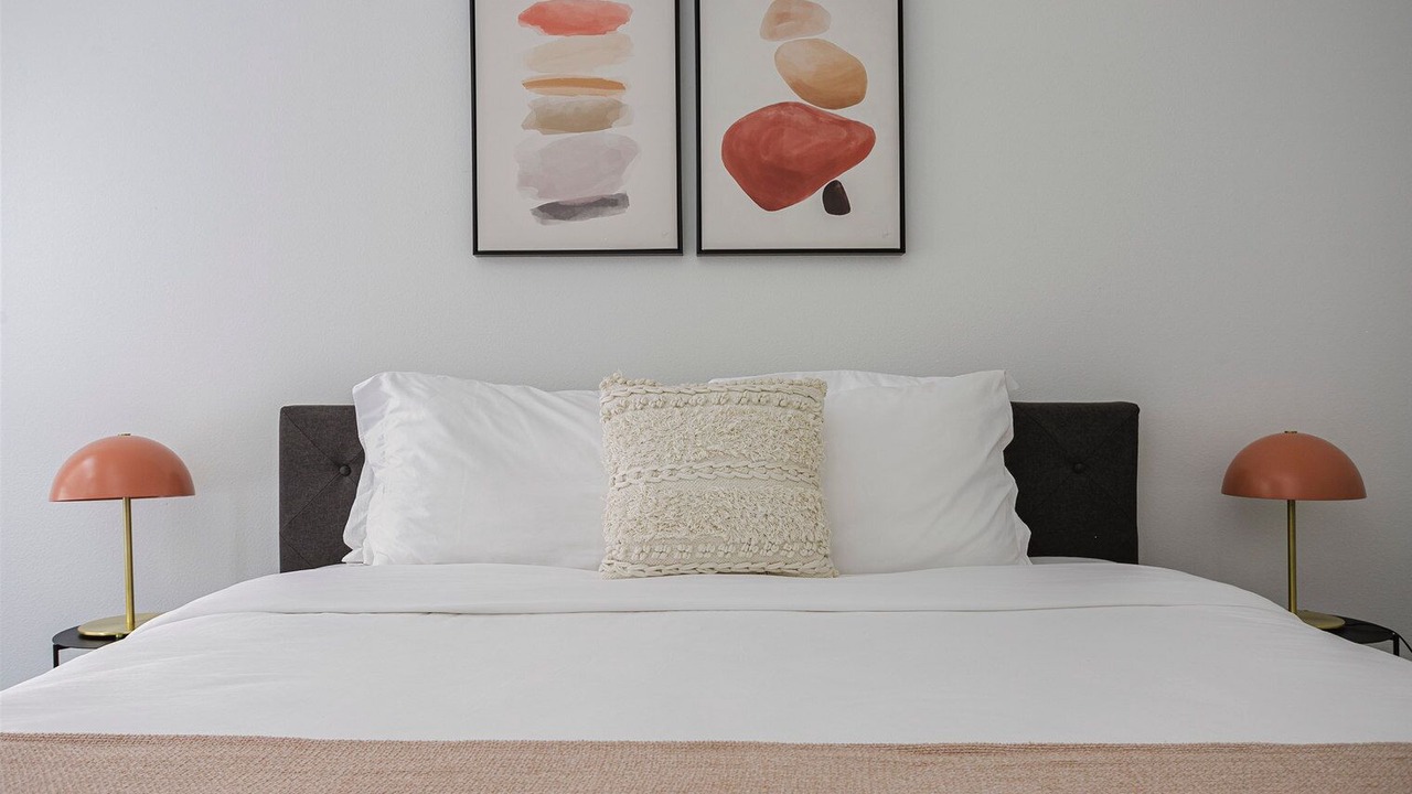 Photo of Bedroom in Warner Center