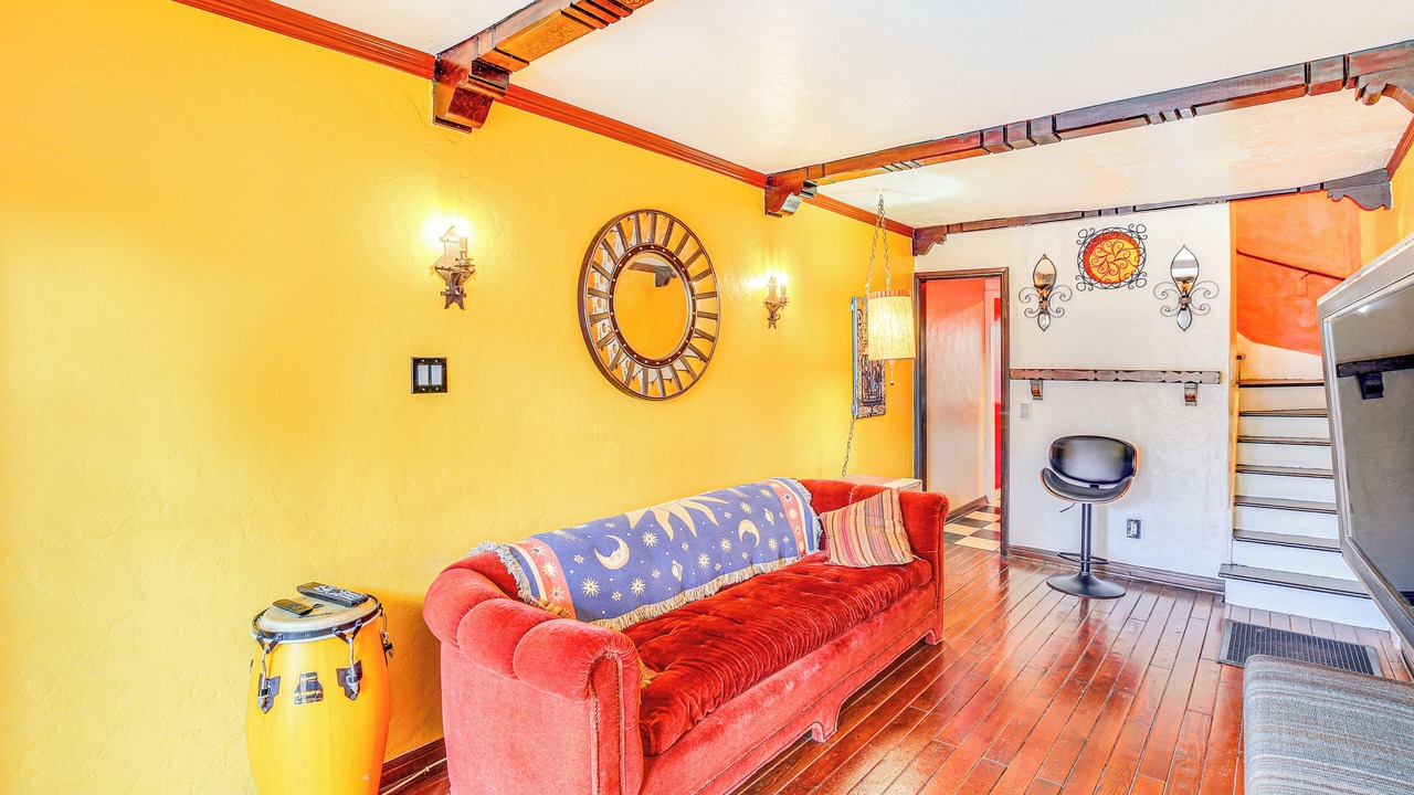 Photo of Livingroom in Eastside