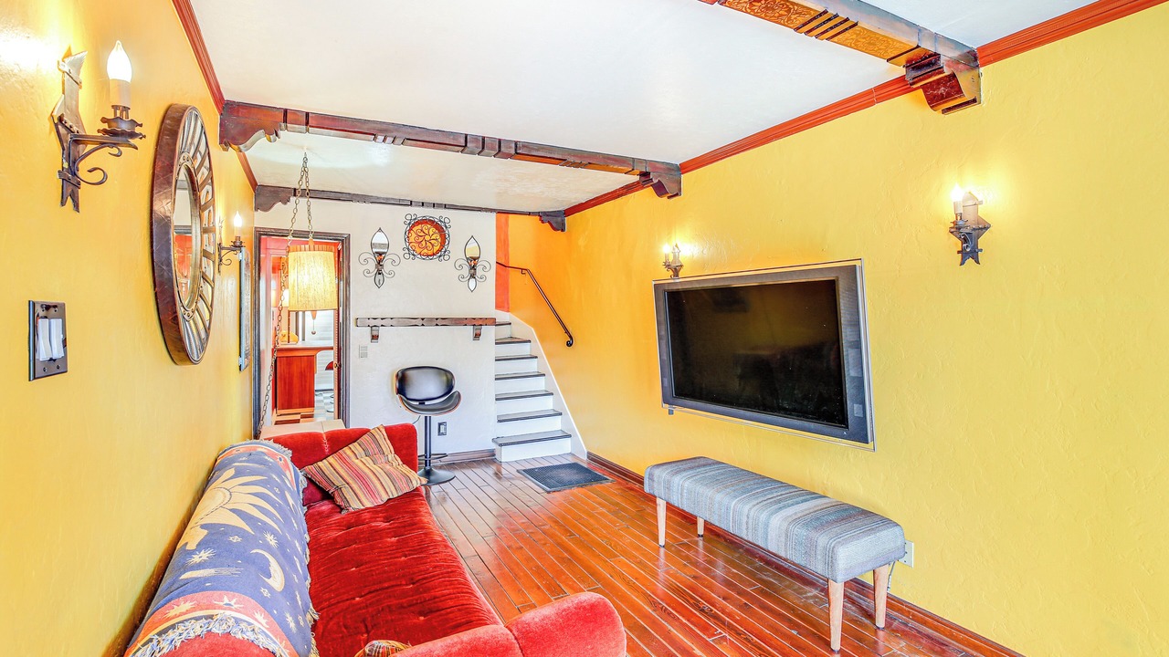 Photo of Livingroom in Eastside