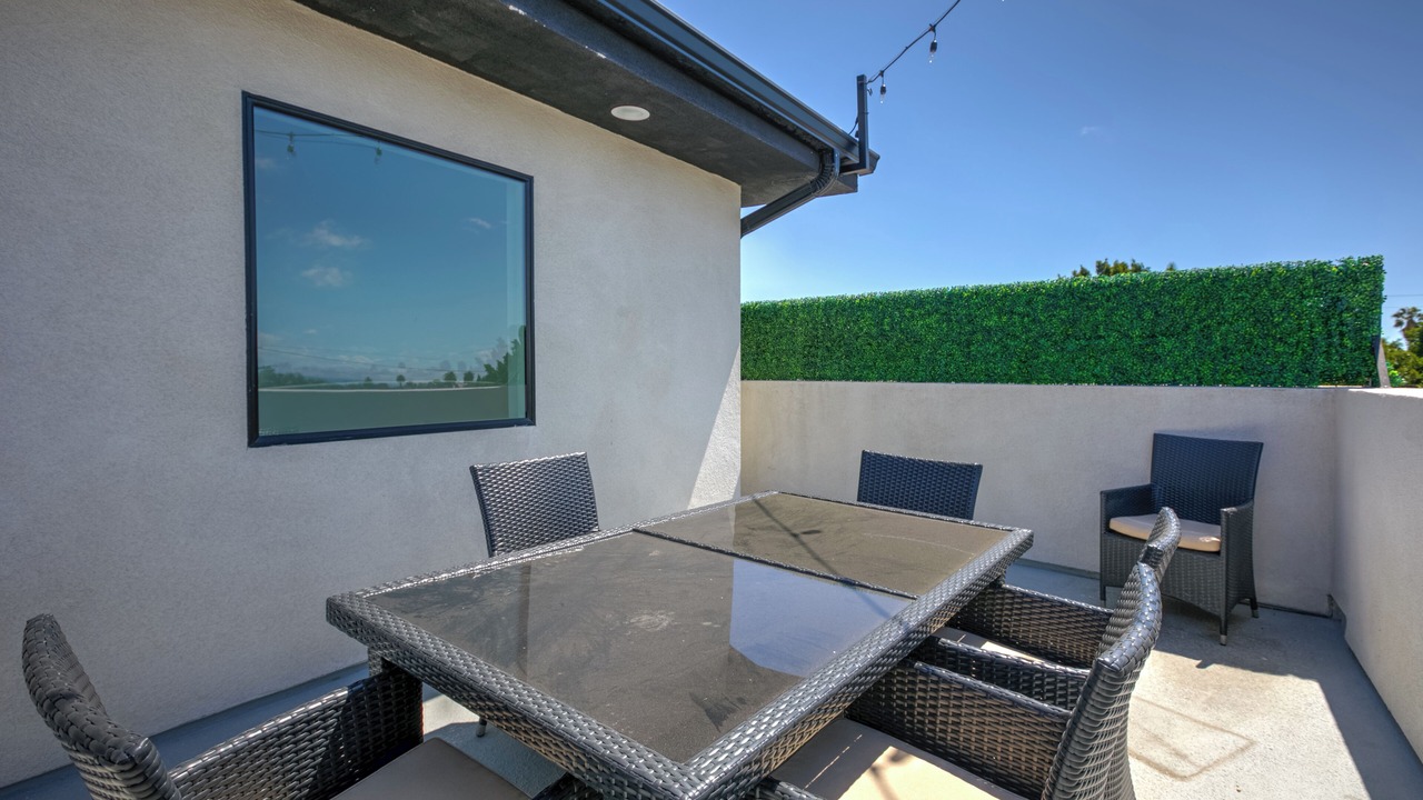 Photo of Outdoor in Pico-Union