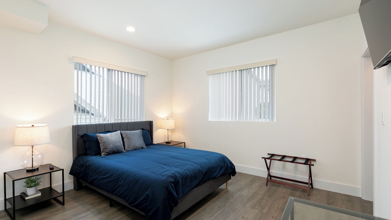 Photo of Bedroom in Pico-Union
