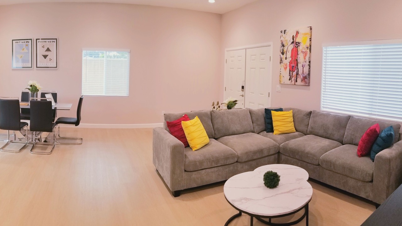 Photo of Livingroom in Charter Oak