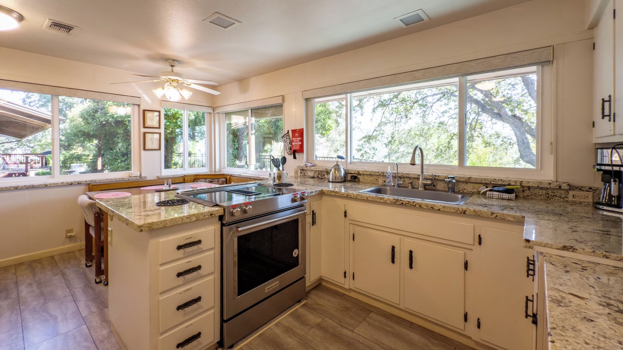 Photo of Kitchen in Mariposa