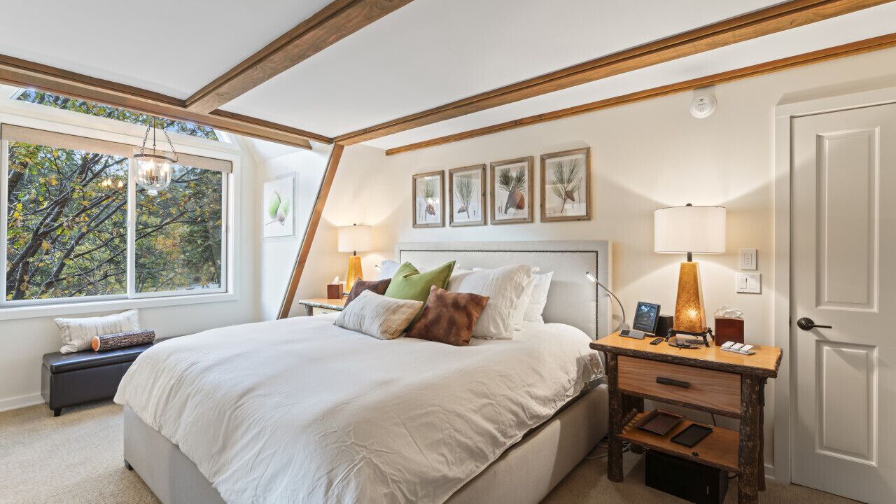 Photo of Bedroom in Blue Jay