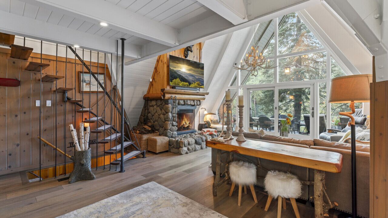 Photo of Livingroom in Blue Jay