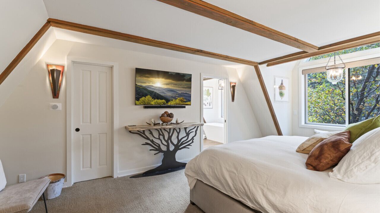 Photo of Bedroom in Blue Jay
