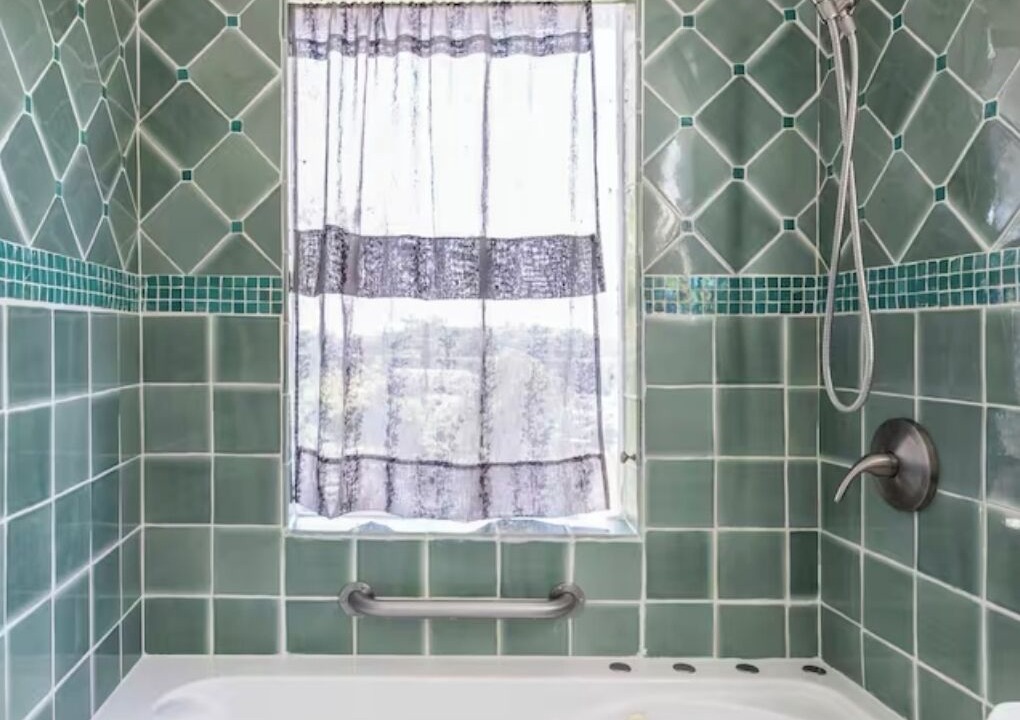 Photo of Bathroom in Los Angeles