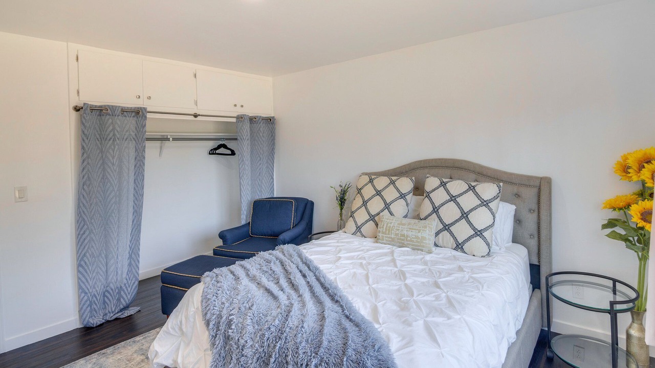 Photo of Bedroom in Lake View Terrace