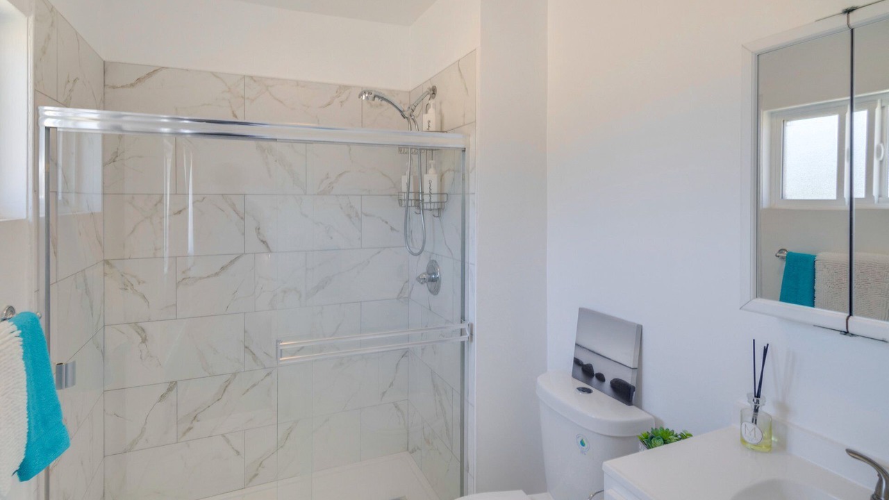 Photo of Bathroom in Lake View Terrace