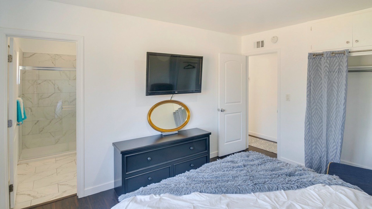 Photo of Bedroom in Lake View Terrace
