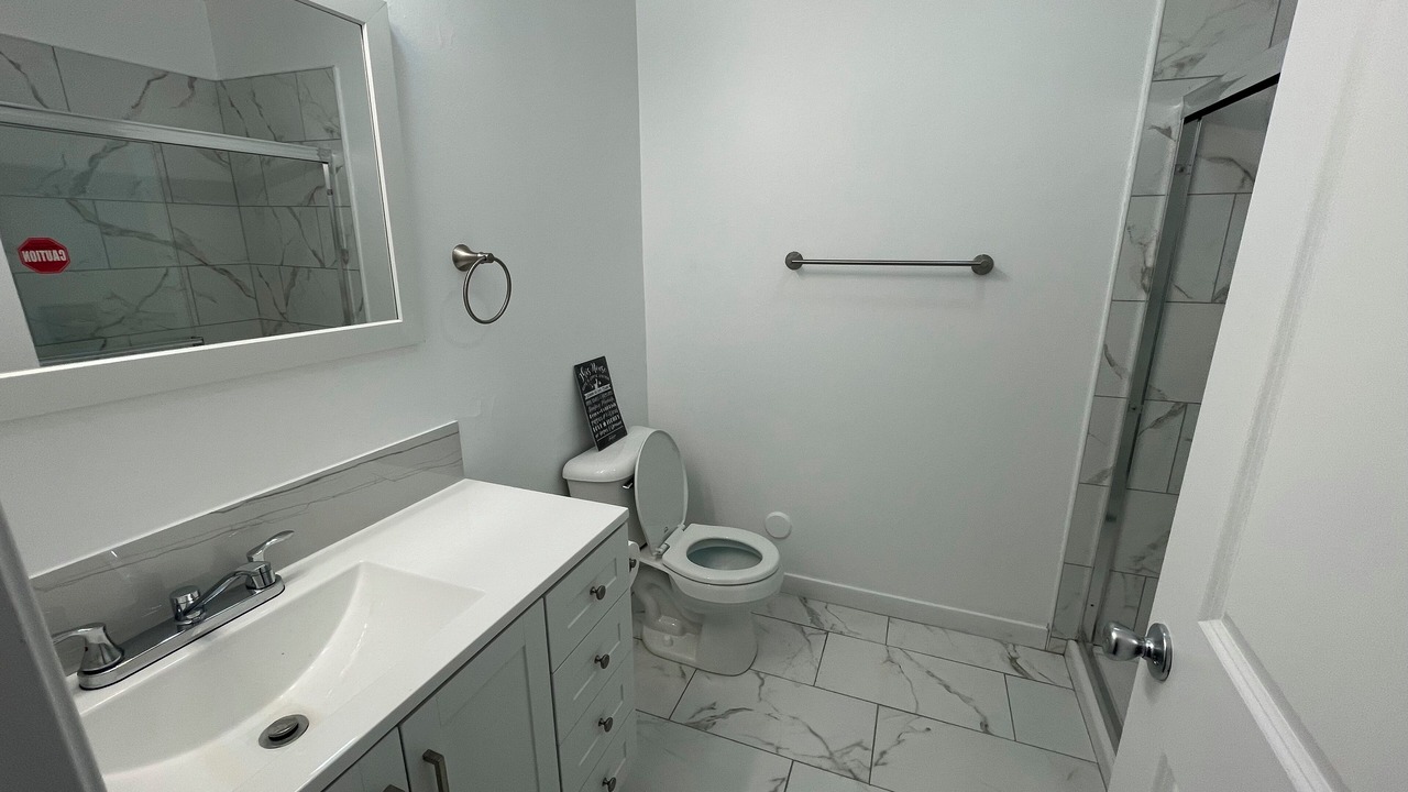 Photo of Bathroom in Lake View Terrace