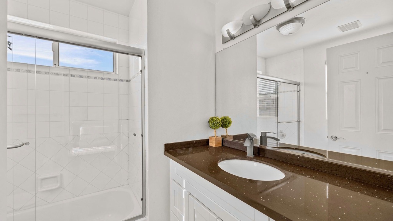 Photo of Bathroom in Lamanda Park