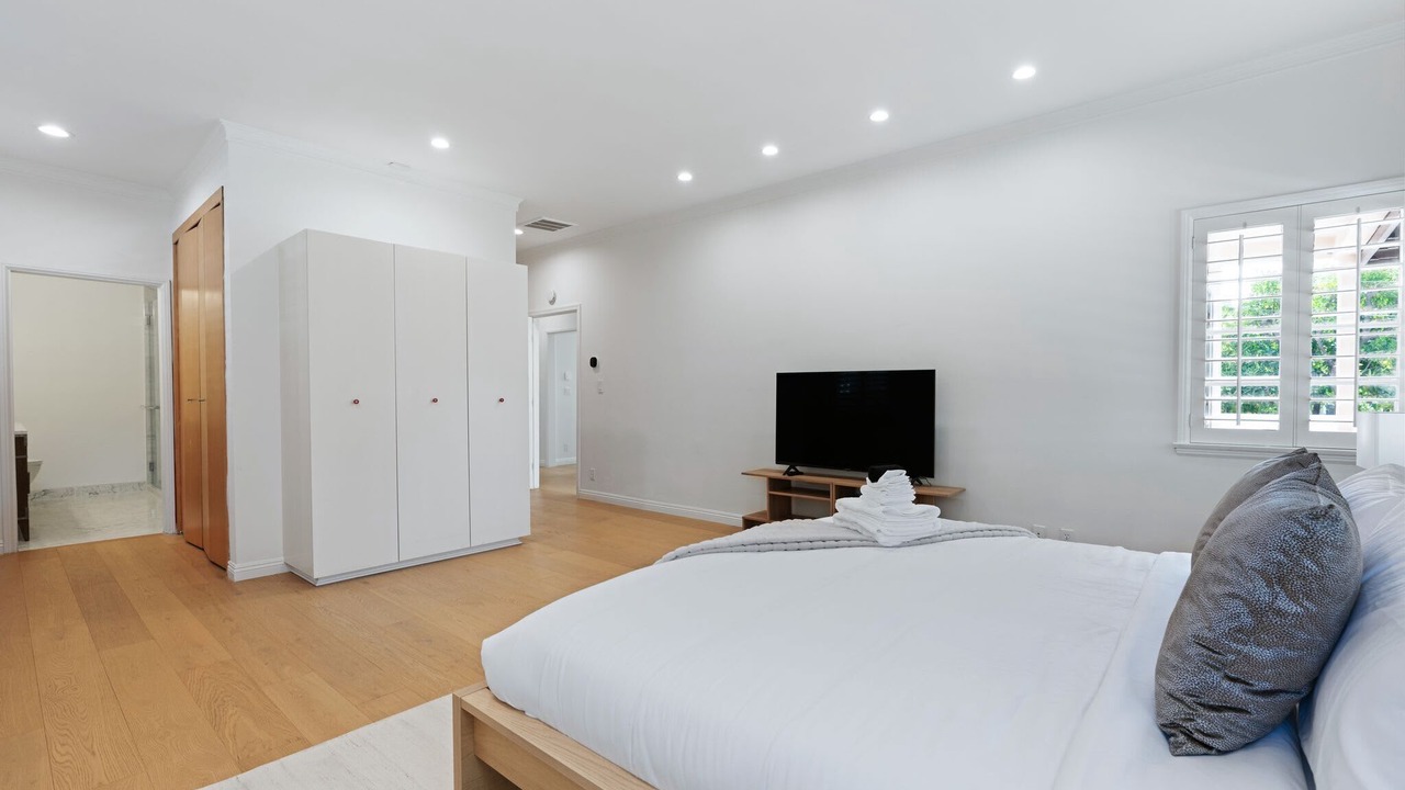 Photo of Bedroom in Mid-Wilshire