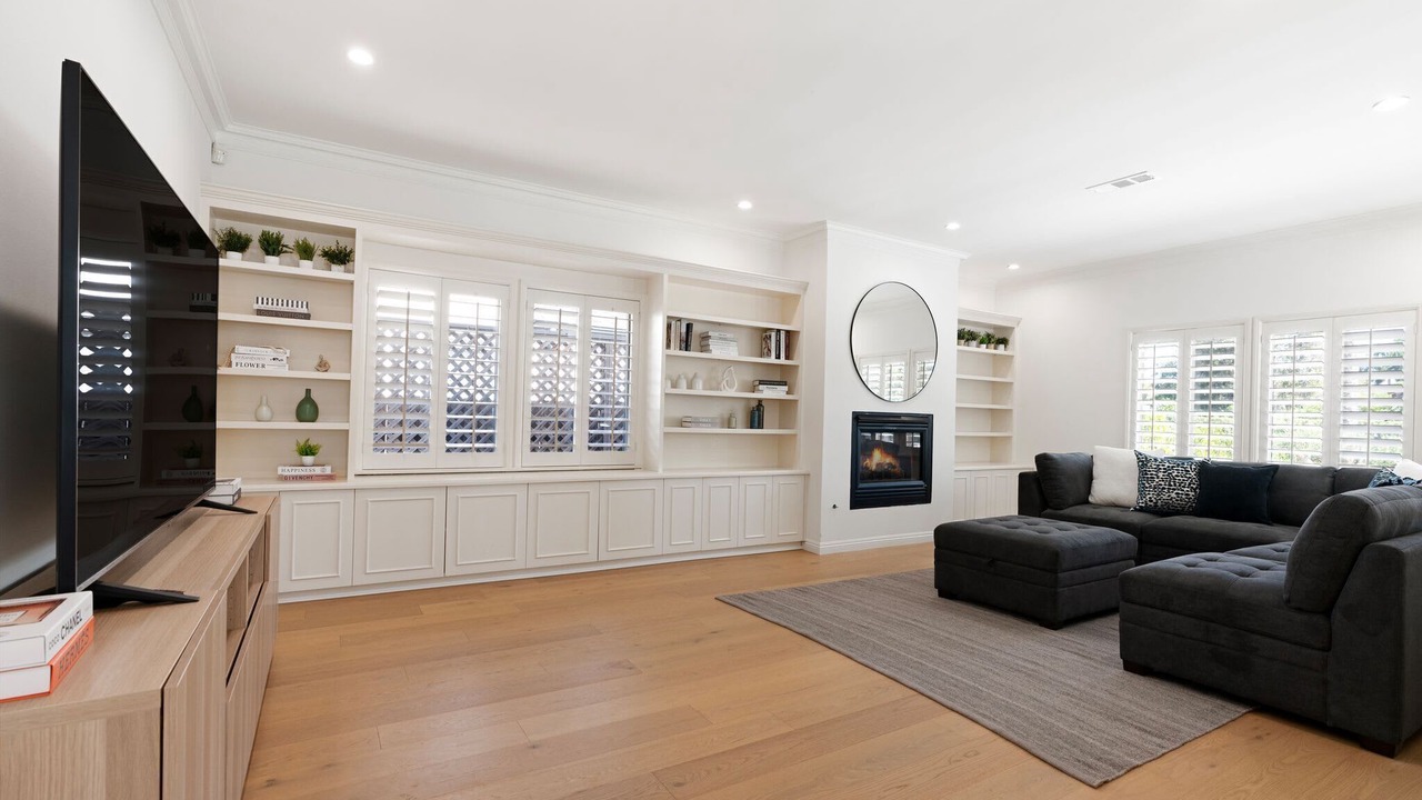Photo of Livingroom in Mid-Wilshire