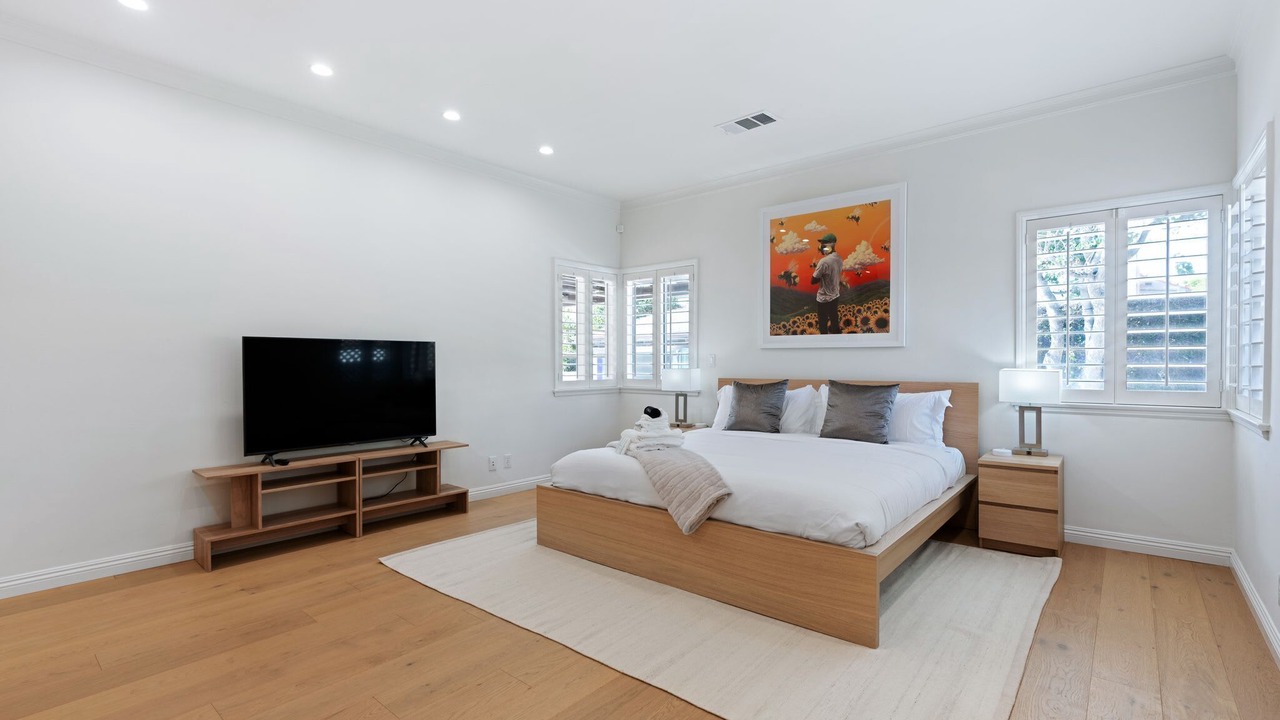 Photo of Bedroom in Mid-Wilshire