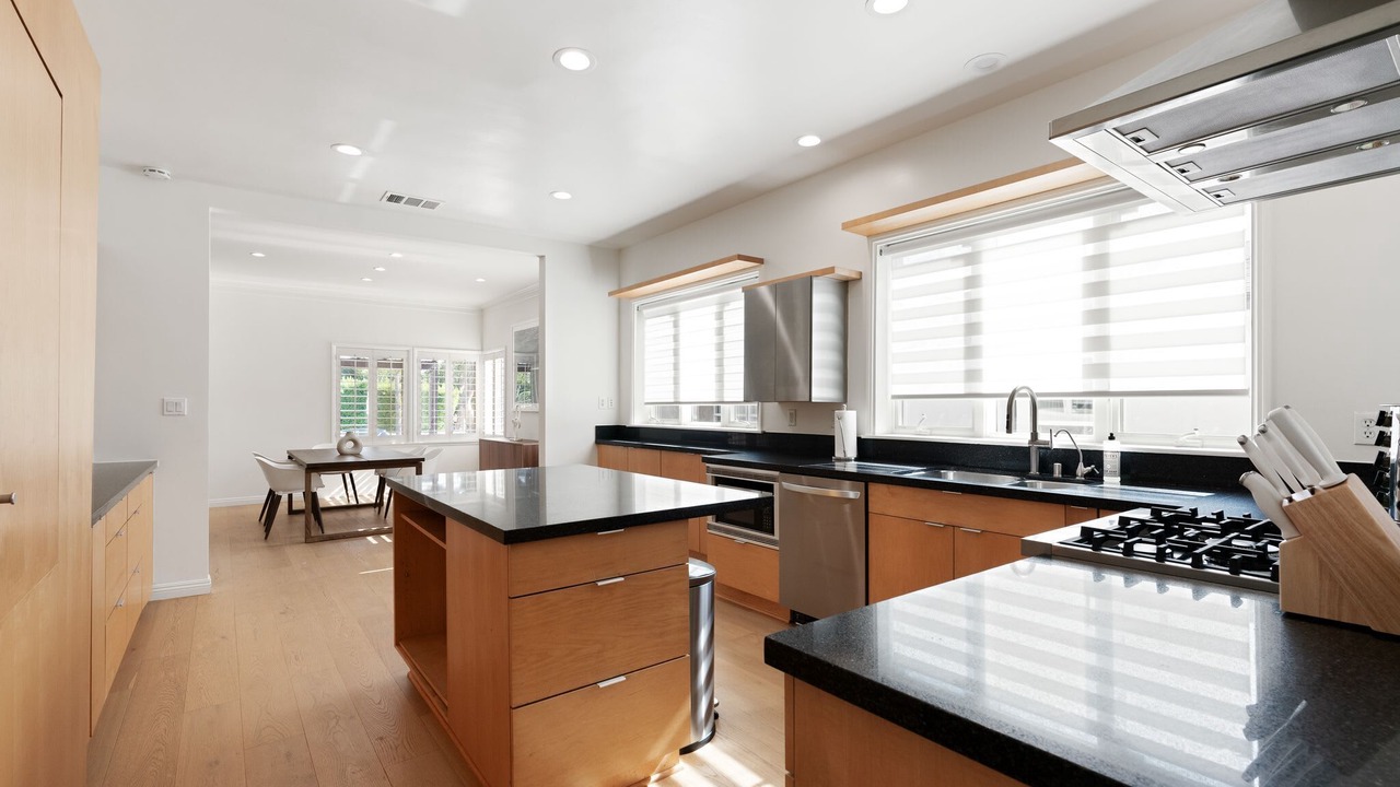 Photo of Kitchen in Mid-Wilshire