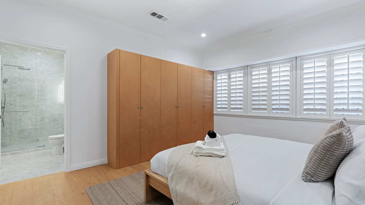 Photo of Bedroom in Mid-Wilshire