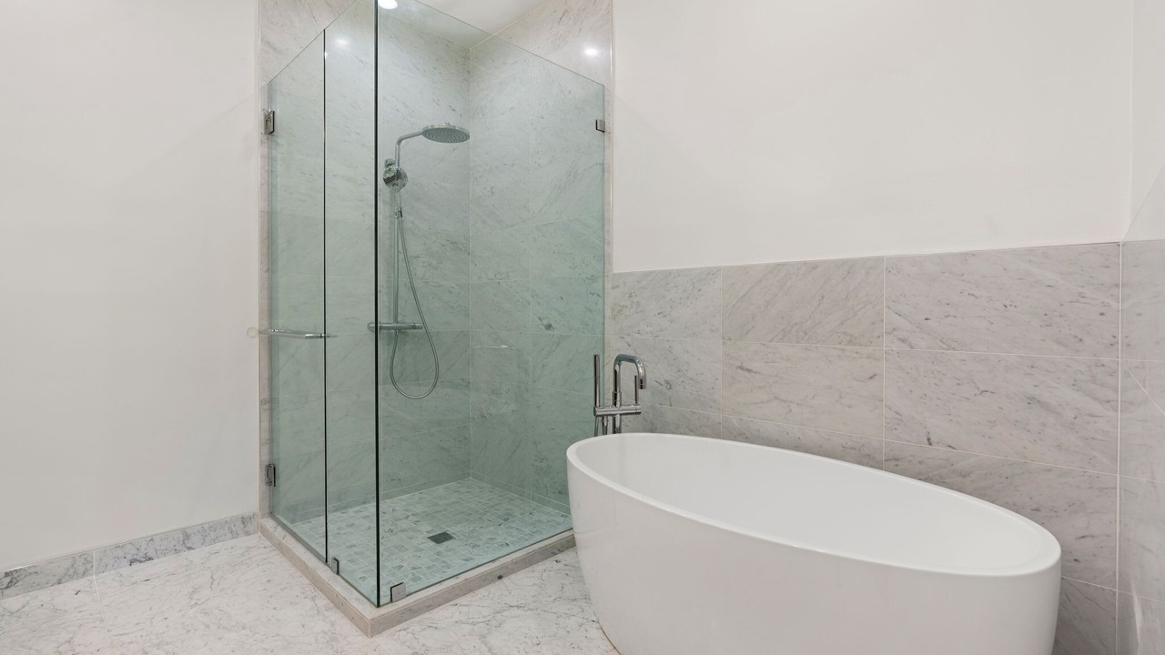 Photo of Bathroom in Mid-Wilshire