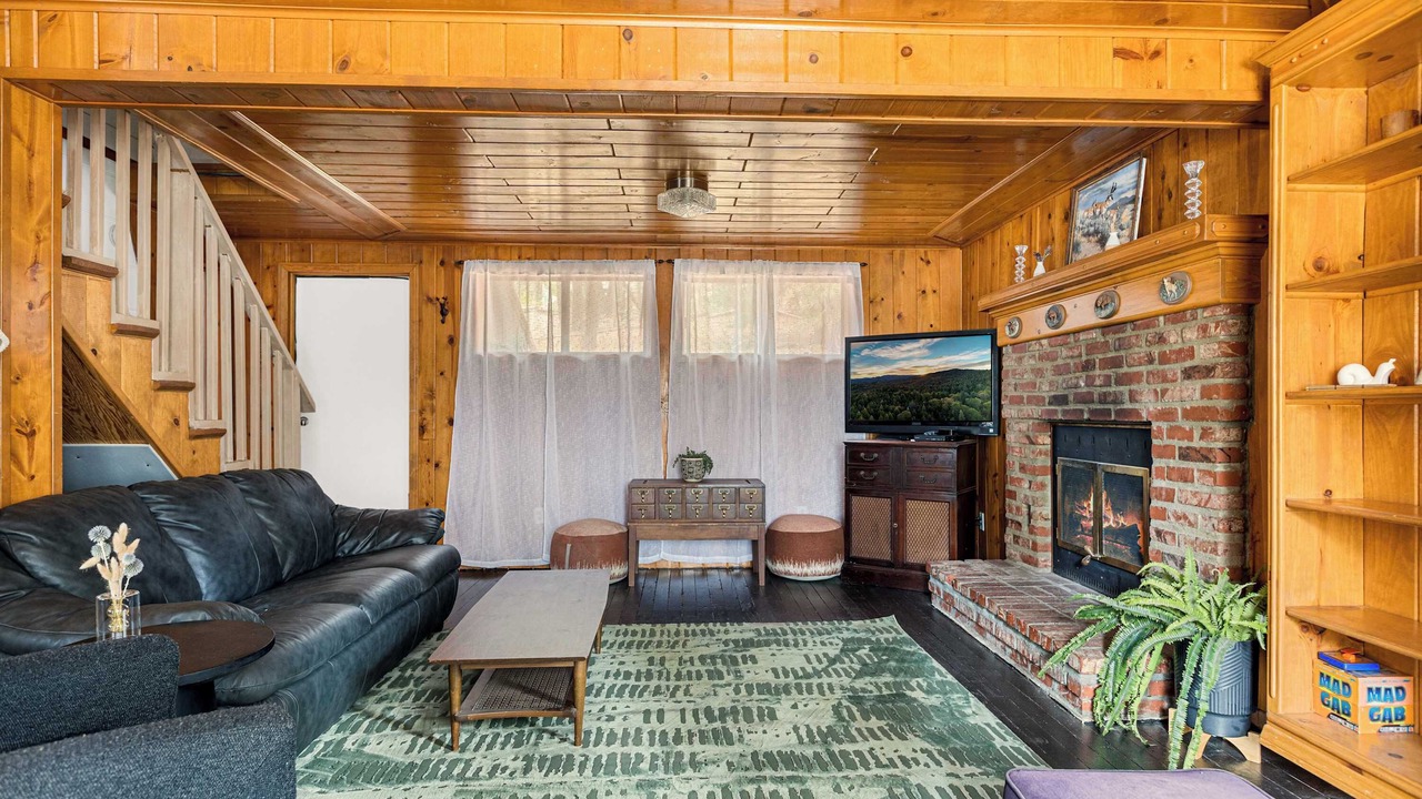 Photo of Livingroom in Green Valley Lake