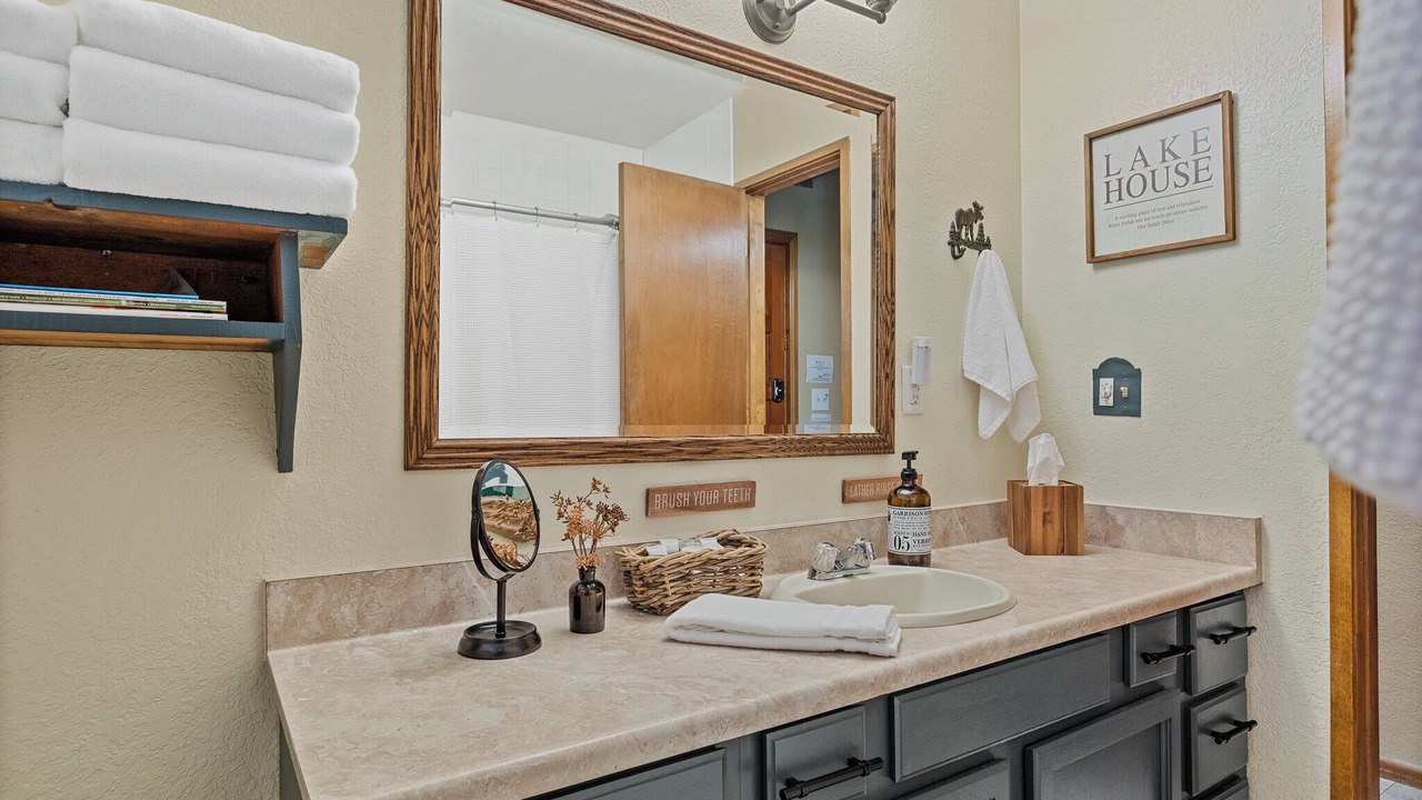 Photo of Bathroom in Green Valley Lake
