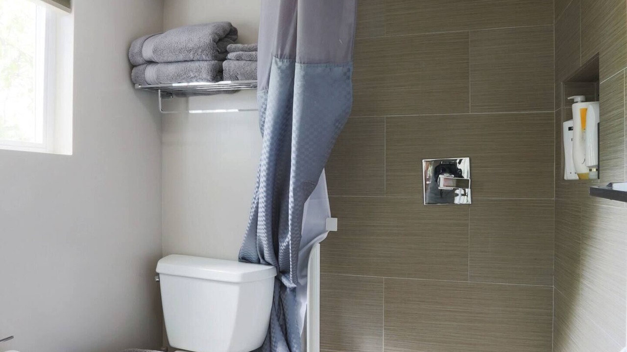 Photo of Bathroom in Woodland Hills