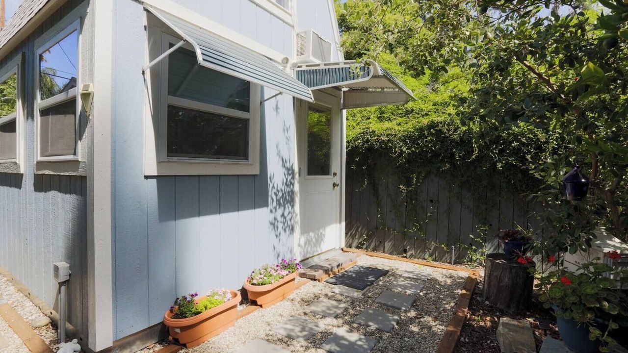 Photo of Outdoor in Woodland Hills
