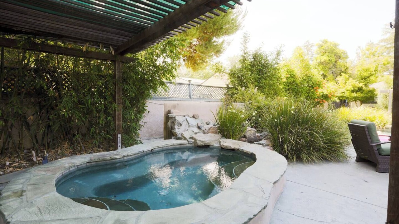 Photo of Outdoor in Woodland Hills