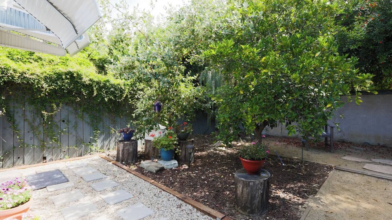 Photo of Outdoor in Woodland Hills