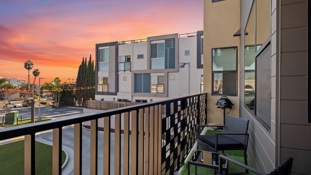Photo of Patio Balcony in Roseville - Fleet Ridge