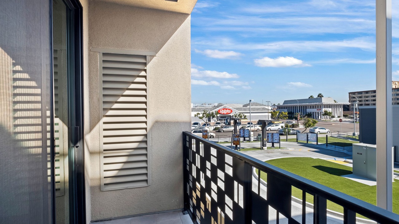 Photo of Patio Balcony in Roseville - Fleet Ridge