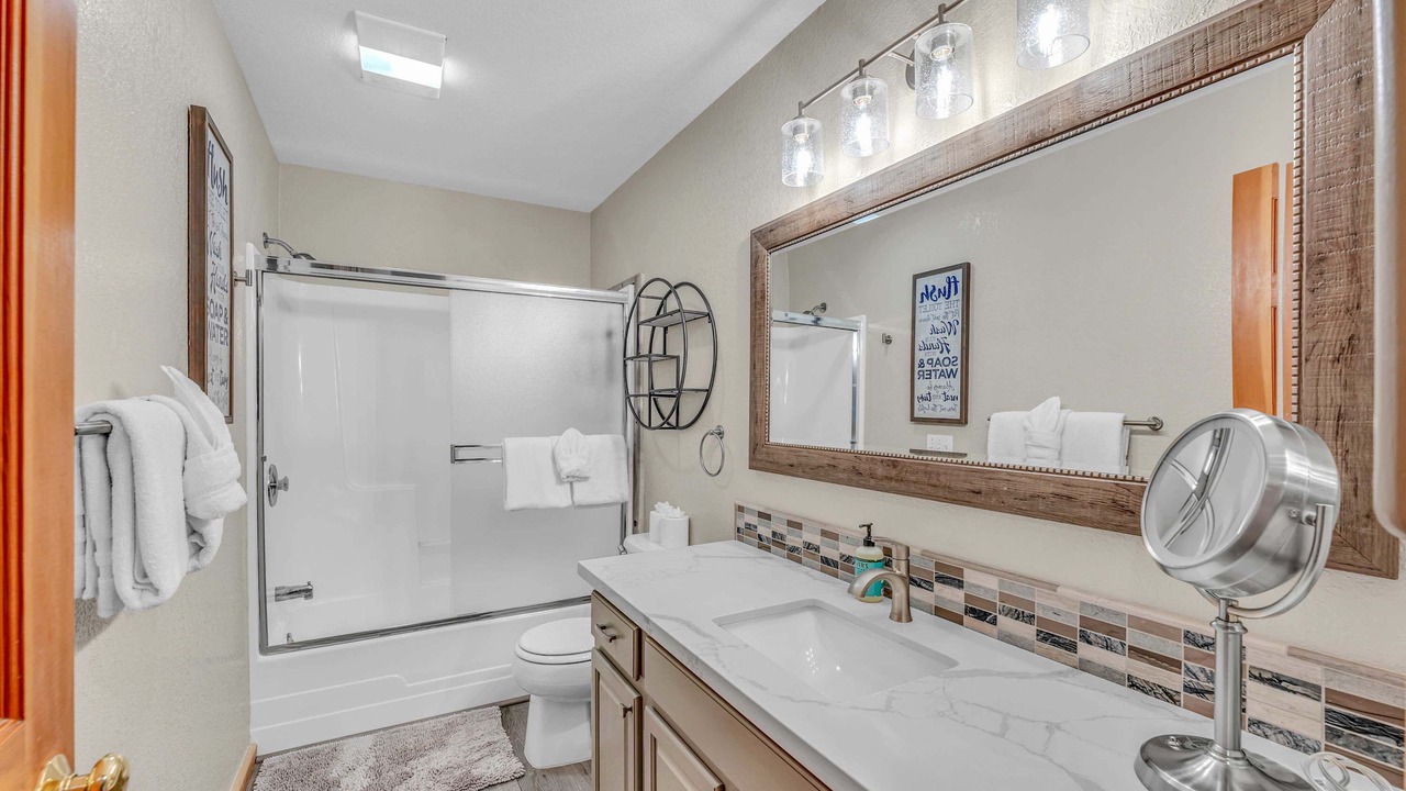 Photo of Bathroom in Kingswood Estates