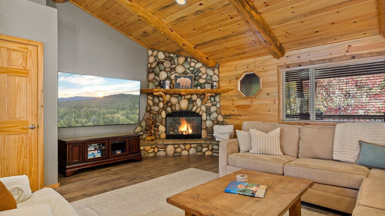 Photo of Livingroom in Eagle Mountain Estates